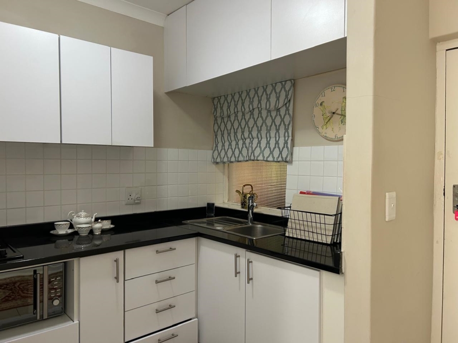 1 Bedroom Property for Sale in Mouille Point Western Cape